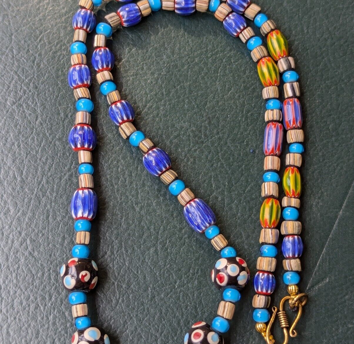 MixGlass Chevron & whiteHeart with EyesGlass Beaded Necklace