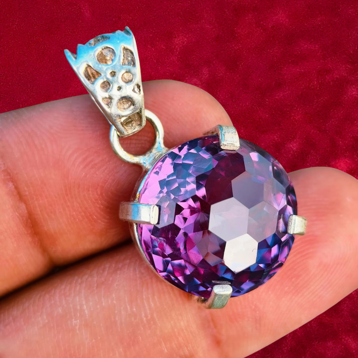 36+ Ct Lab Created Color Change Alexandrite Round Cut Silver Pendant