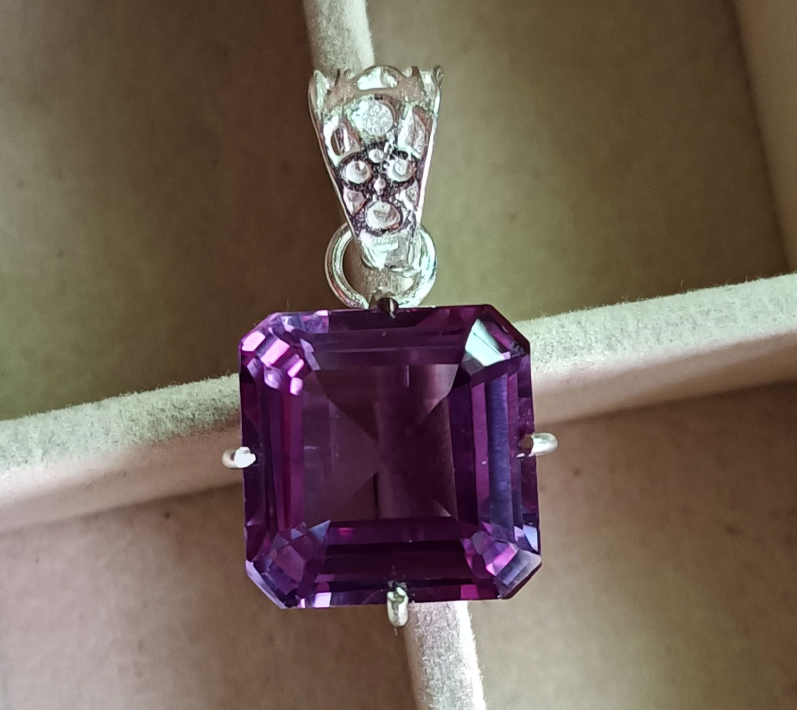 Natural 35.45 CT Color Change Alexandrite Certified Gemstone Pendant 925 Silver