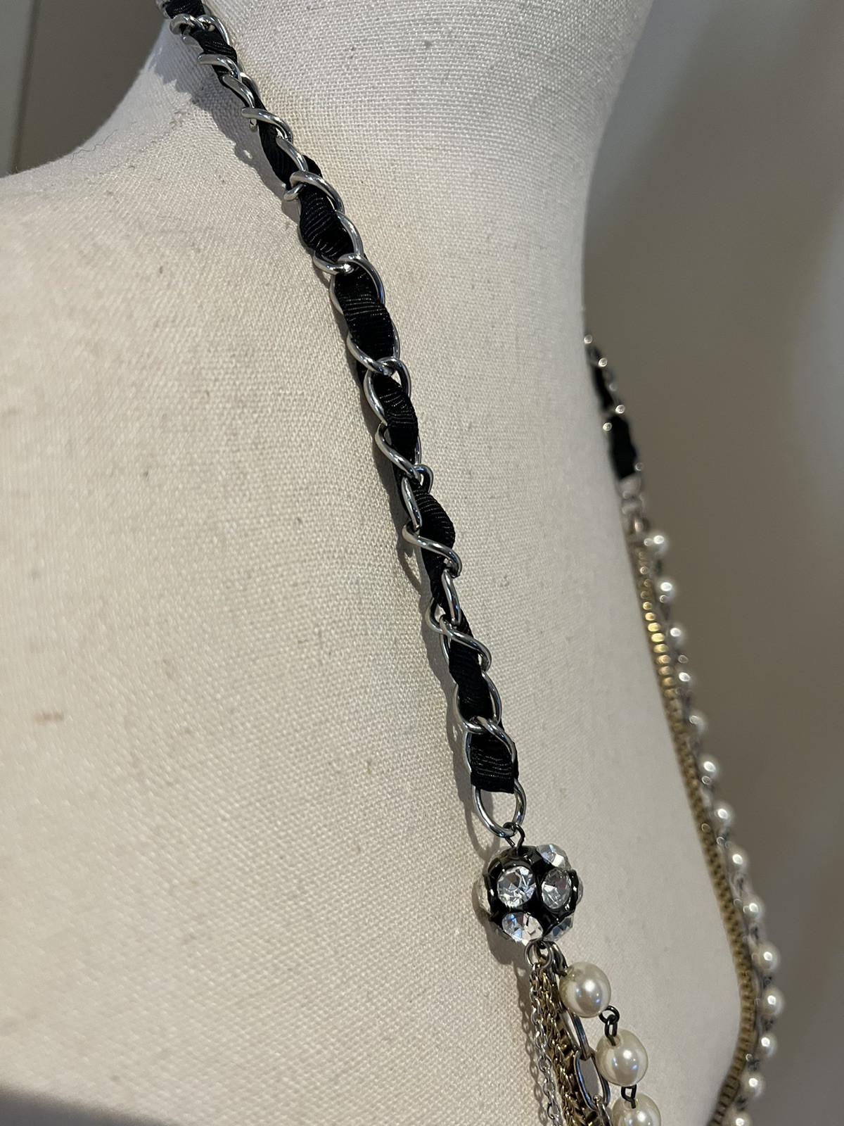 Designer Y2K Betsey Johnson Pearl Multi Chain Necklace