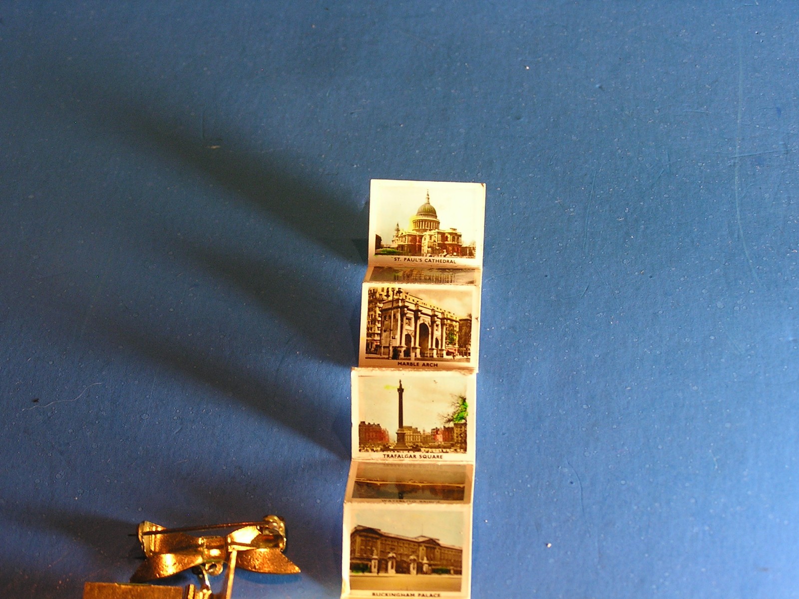 Souvenir Photo Locket London Tourist Mini Book Pendant Vintage Metal Jewelry