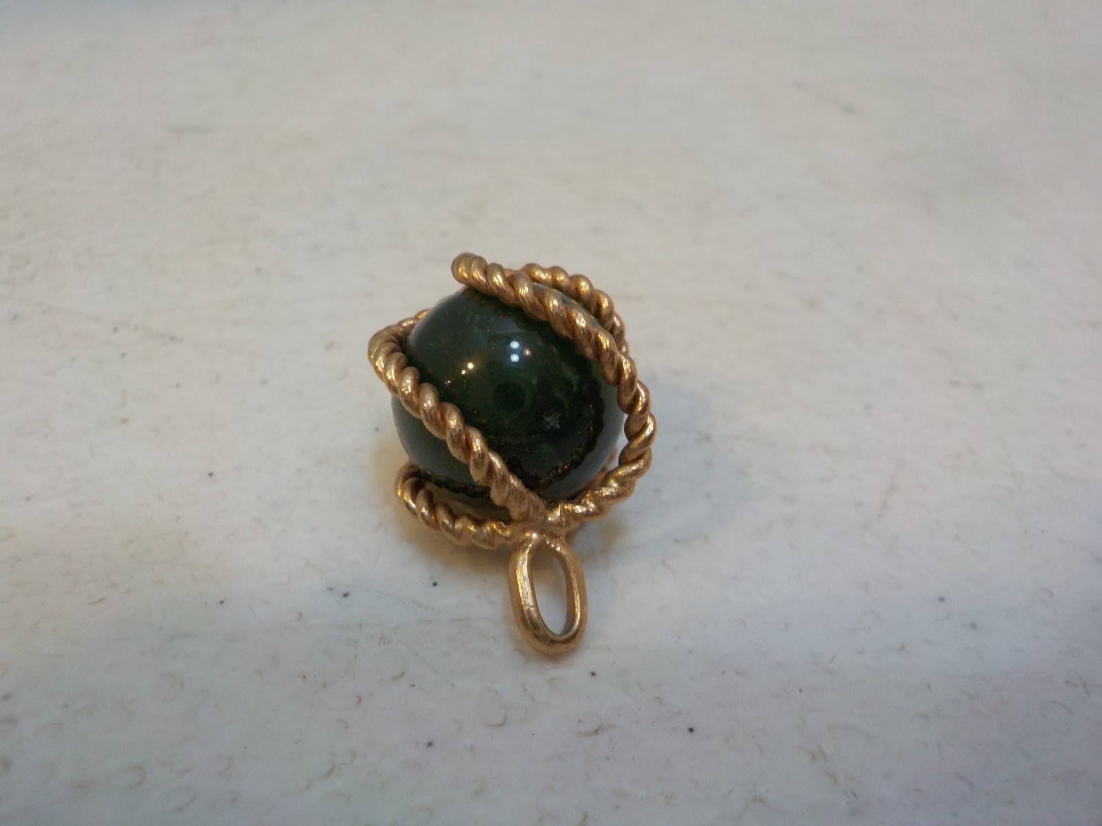 N A406 Faux Jade/Crystals Costume Jewelry Pendant lot