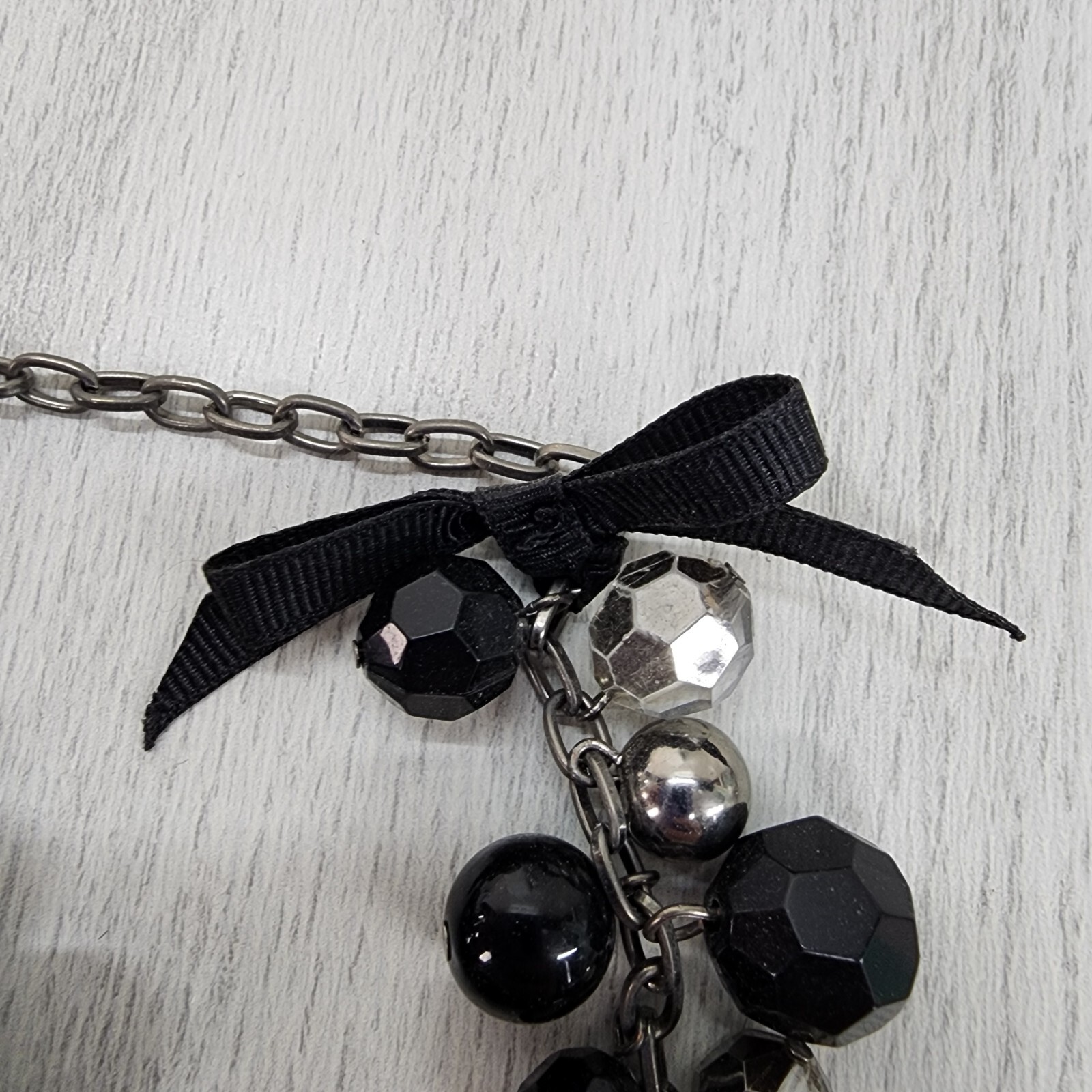 Women Fashion Jewelry Necklace 15″ Silver Metal Ribbon Bow Tie Long Black Bead