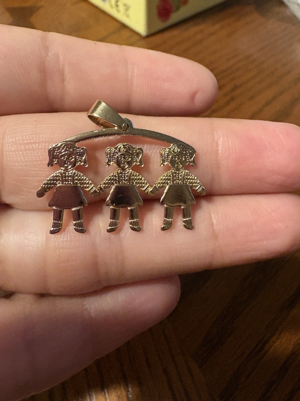 Gold Tone Three Girls Family Charm Pendant, Asymmetrical Shape, No Stone