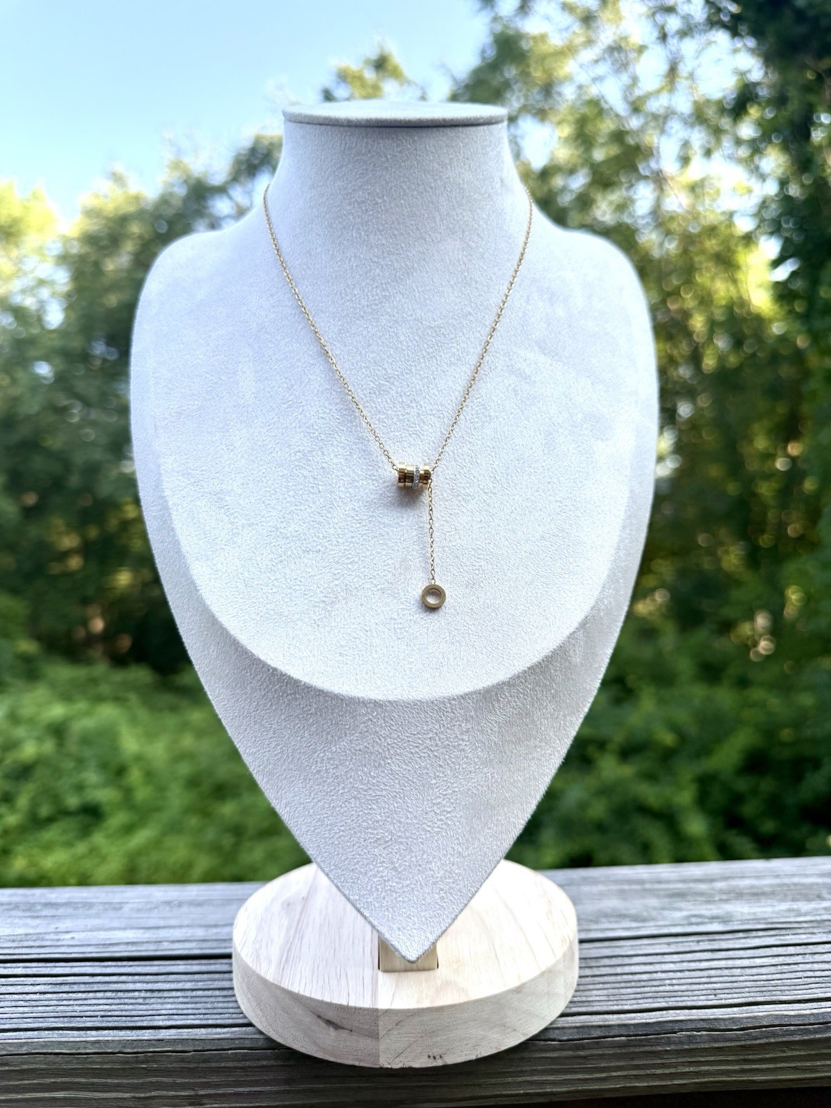 Gold Tone Metal Y Lariat Necklace w/ Round White Pearl Drop Pendant