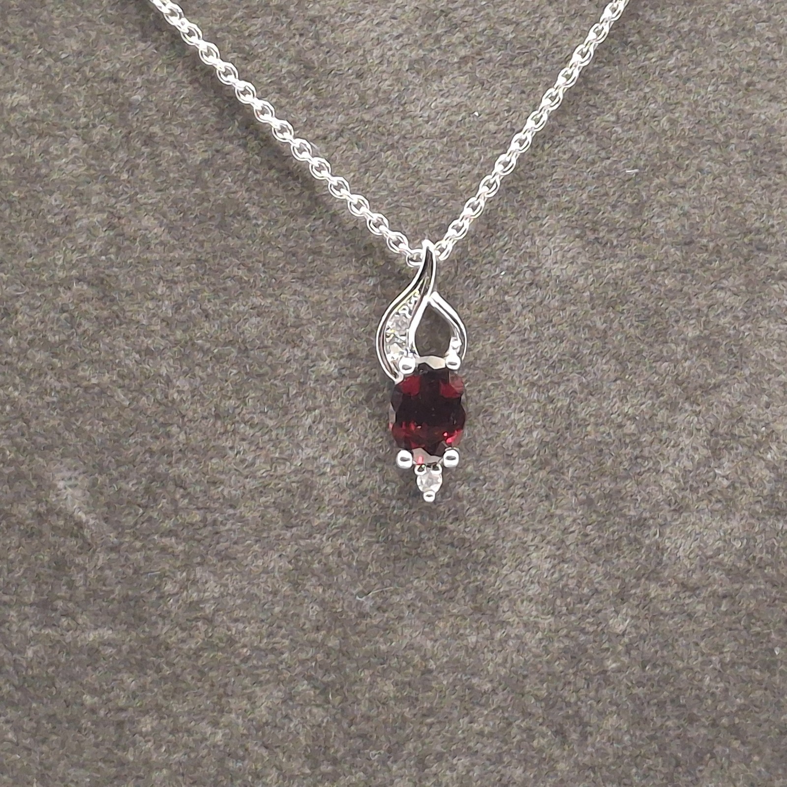 Avon Red Crystal Pendant Necklace Silver Tone Vintage Dainty 46cm