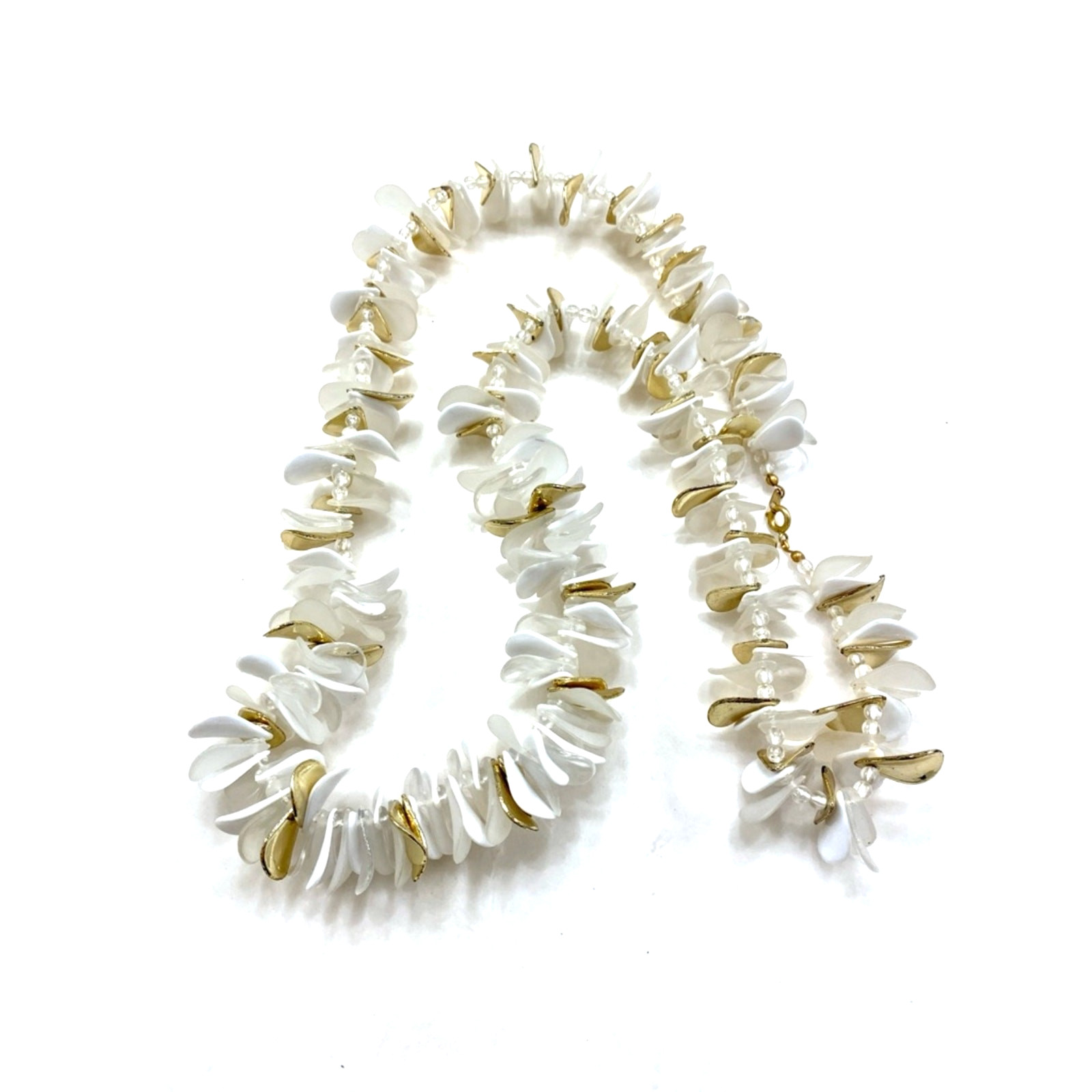 Vintage White and Gold Petal Cluster Necklace – Vintage