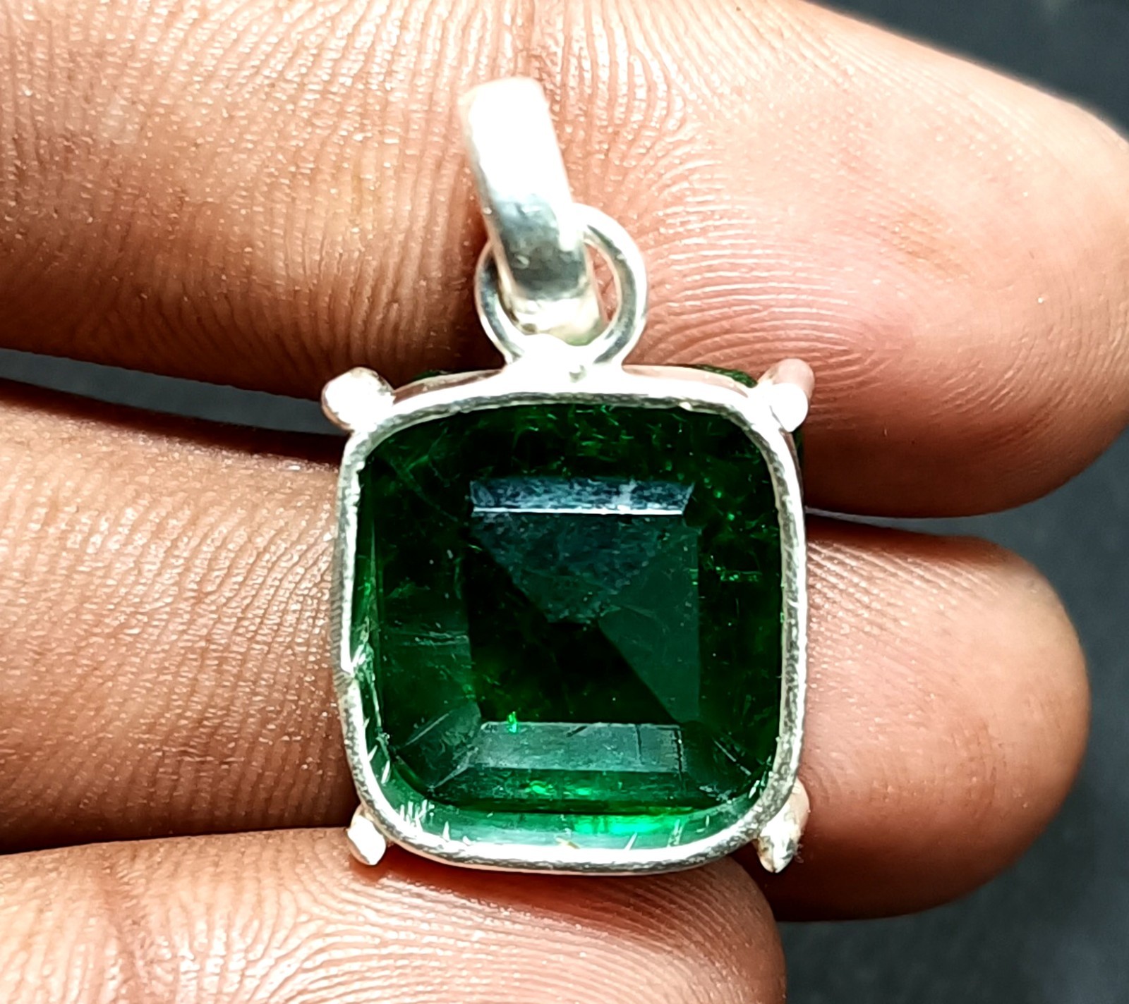 Certified 28.40 Ct Stunning Emerald Solid Silver Asscher Cut Pendant Gemstone