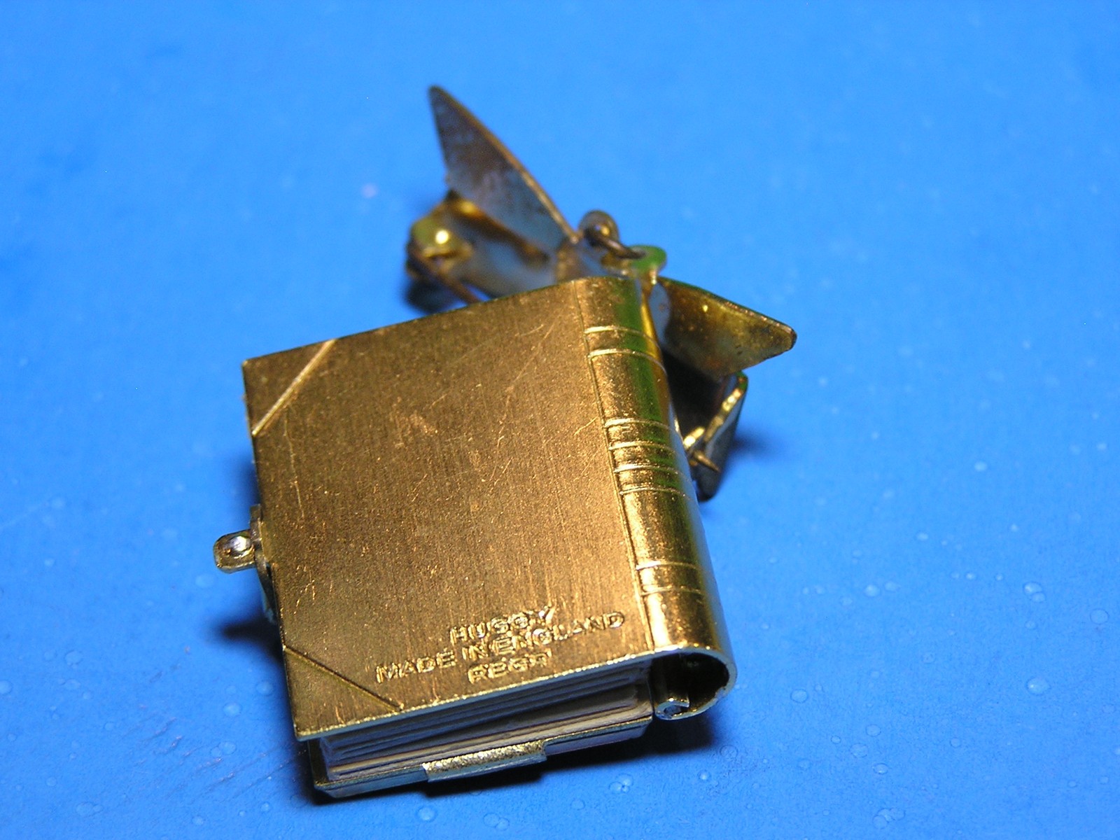 Souvenir Photo Locket London Tourist Mini Book Pendant Vintage Metal Jewelry