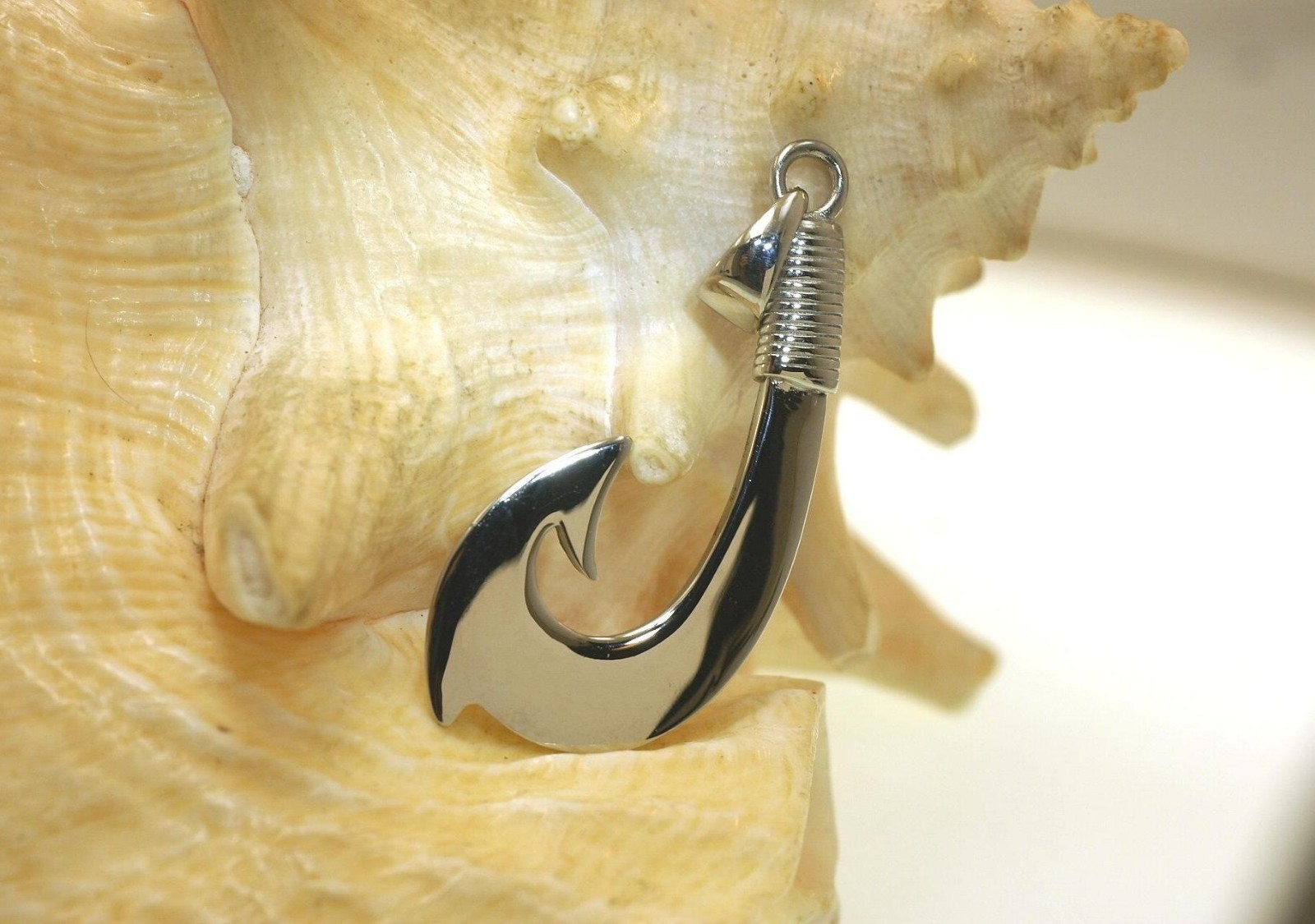 23MM SOLID TUNGSTEN GENUINE INLAID KOA WOOD HAWAIIAN MAKAU FISH HOOK PENDANT LF