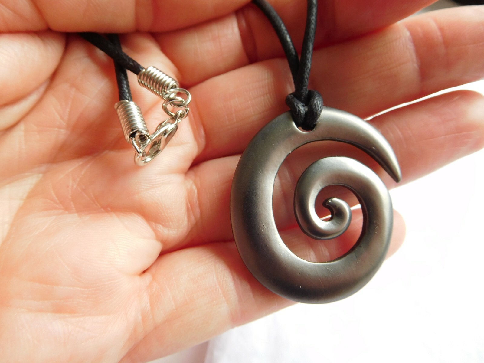 New Zealand Abalone Paua Maori Spiral Pendant On 18″/46cm Cord Necklace