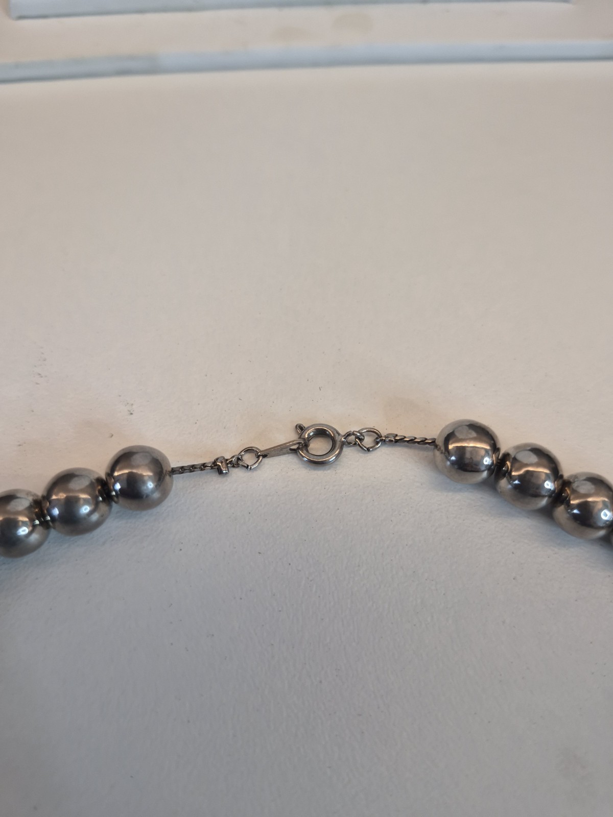 Classic 30″ Graduated Silver Bead Necklace. Range Approx 8mm-19mm, Spring Clasp